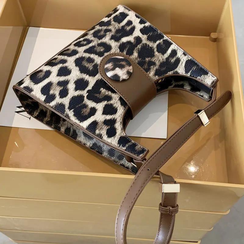 Animal Pattern Small PU Leather Armpit Bag for Women Shoulder Handbags Lady Simple Hand Bag Elegant Baguette Bag