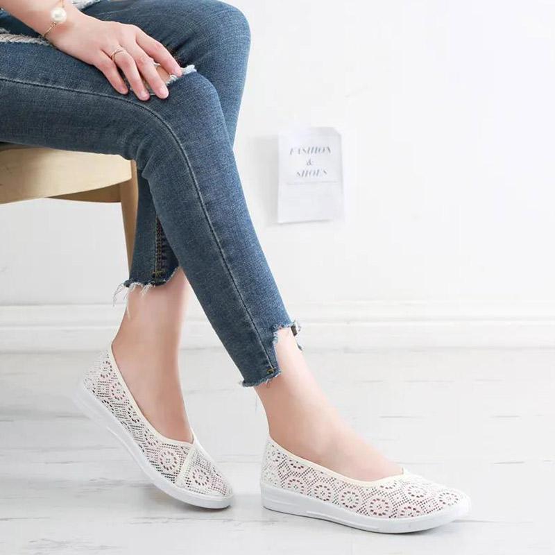 Middle-aged and Elderly Soft-soled Non-slip Cloth Shoes Women's Flat-bottomed Hollow Mesh Nurse Shoes All-match Low-cut Mother Shoes