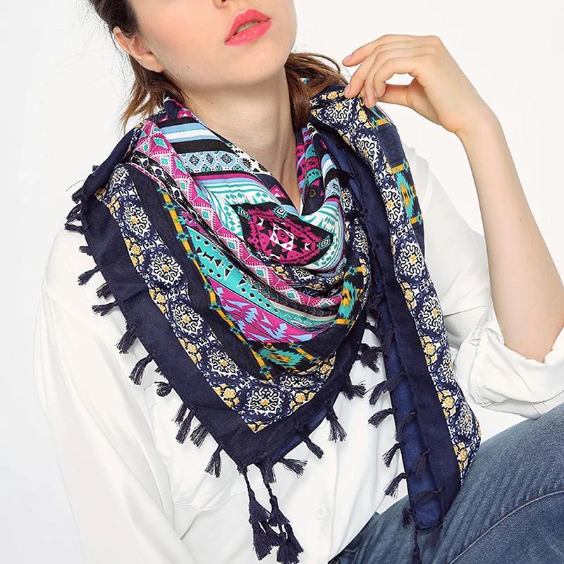 Ladies Retro Bohemian Scarf Shawl Russian Ethnic Printed Cotton and Linen Square Scarf Floral Headscarf Female Fringed Square Scarf 110x110 Cm