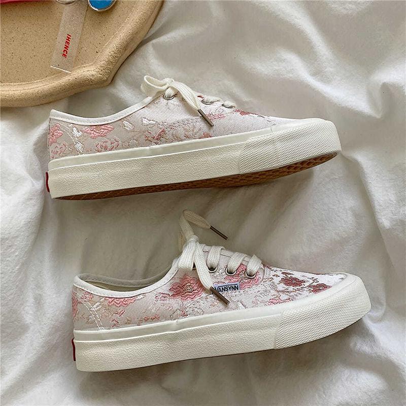 Flower Embroidery Niche Design Japanese Canvas Shoes Female Students Korean Street Shooting Skateboard Shoes