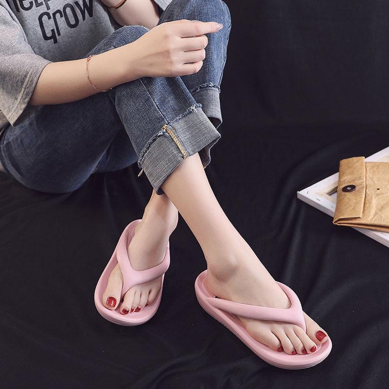 Flip-flops Women's Summer Thick-soled Non-slip Mid-slope Heel Beach Shoes Women's Flip-flops with Light Weight and Soft Soles