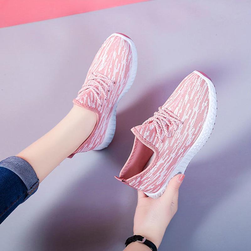 Spring and Summer Breathable Women's Sports Shoes Mother Elderly Walking Shoes Women's Net Shoes Women's Work Shoes