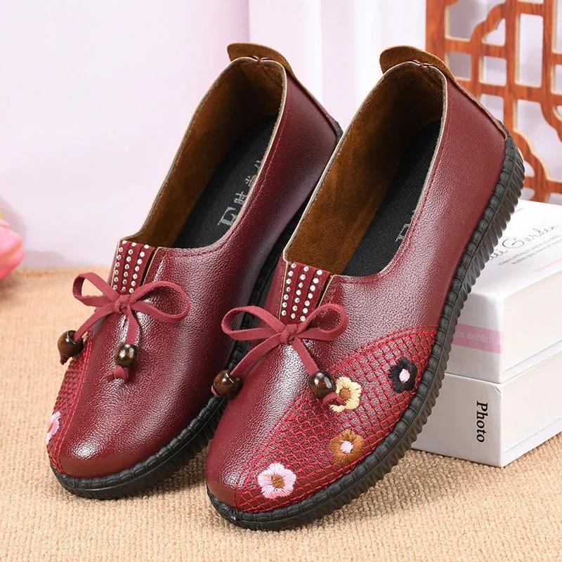 Ladies Soft-soled Embroidered Shoes Spring/autumn Leather Shoes Non-slip Wear-resistant Middle-aged and Elderly Mother Shoes Old Beijing Cloth Shoes