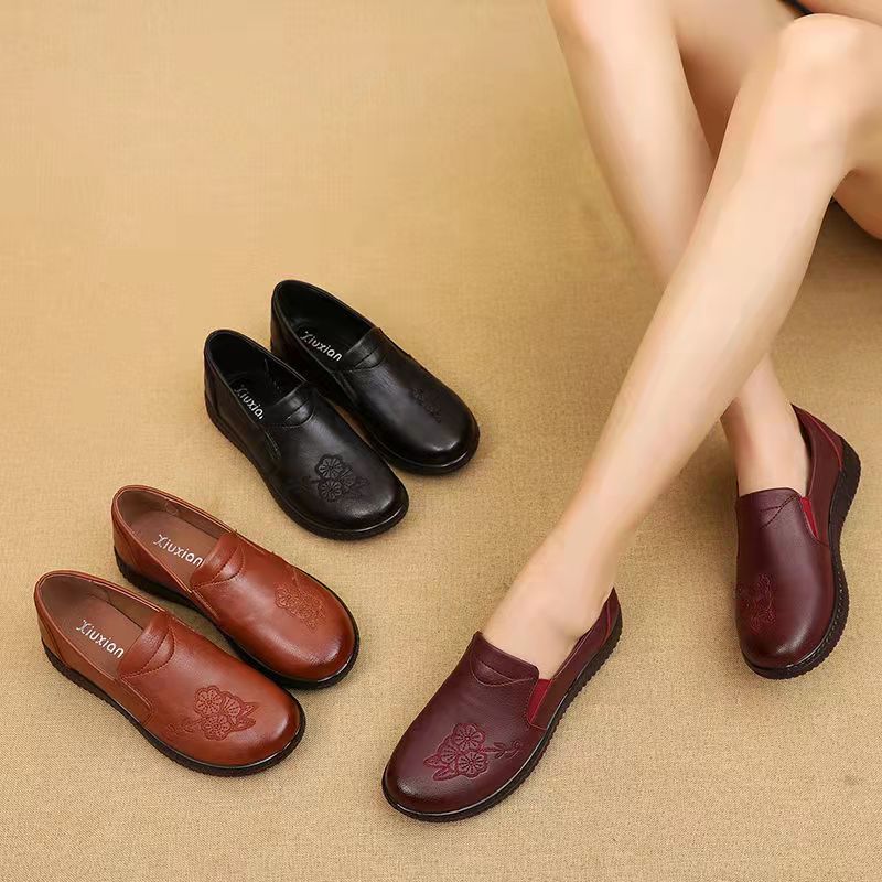 Middle-aged and Elderly Mother Shoes Spring and Autumn Flat Bottom Non-slip Leather Shoes Soft Bottom Comfortable Single Shoes Casual Leather Shoes