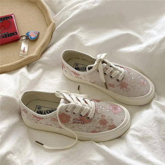 Flower Embroidery Niche Design Japanese Canvas Shoes Female Students Korean Street Shooting Skateboard Shoes