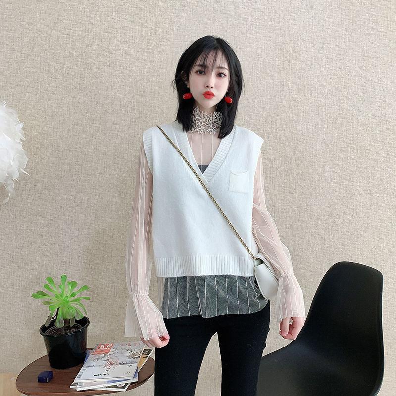 Autumn and Winter Small Pocket V-neck Vest Knitted Loose Cropped Top Sleeveless Waistcoat Women Sweater