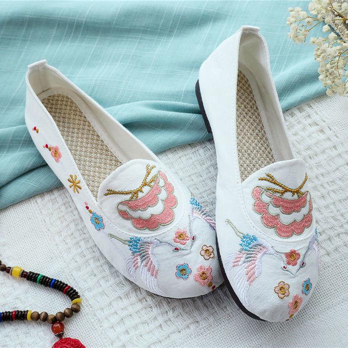 Chinese Style Popular Embroidery Ancient Town Costume Hanfu Shoes Cotton and Linen Canvas Shoes Round Toe Flat Heel Soft Sole