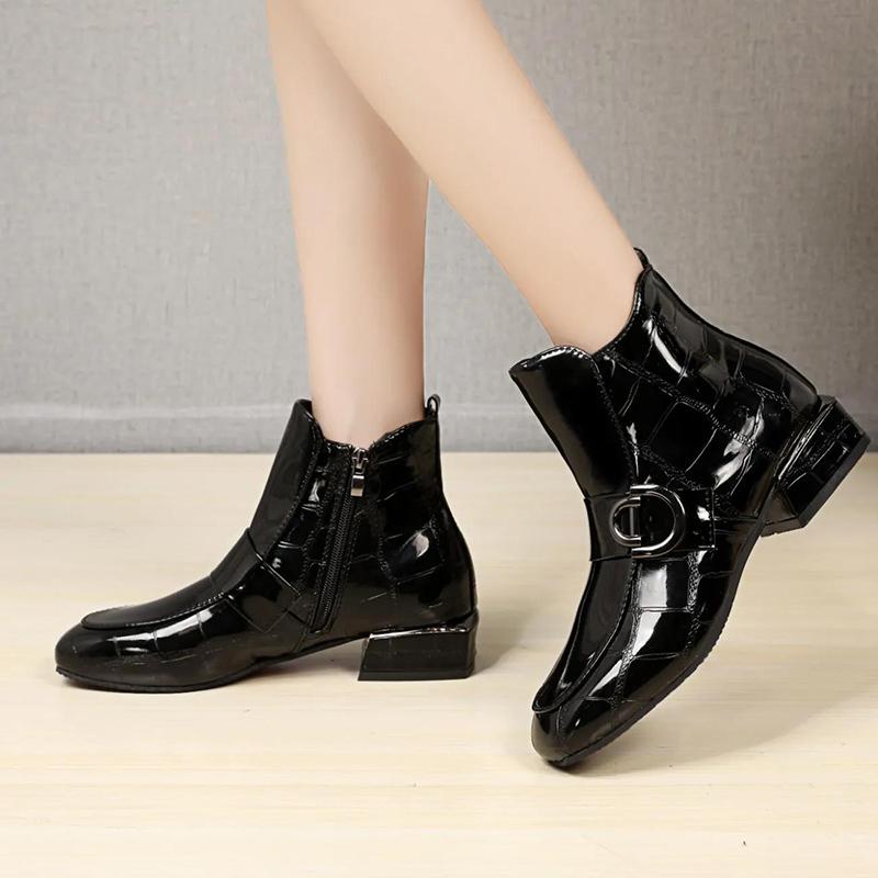 Autumn and Winter Women's Fashion Boots Flat Square Toe and Velvet Warm Martin Boots Korean Style Thick Heel Shoes