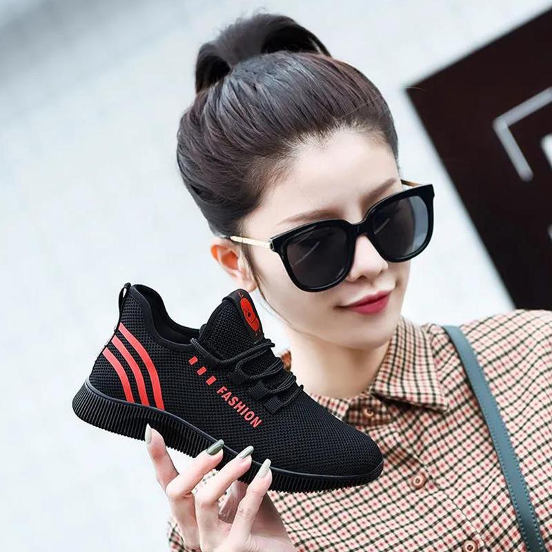 Old Beijing Cloth Shoes Women's Walking Shoes Soft Bottom Non-slip Mother Sports Shoes Breathable Fashion Casual Net Shoes