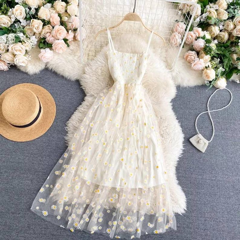 Daisy Mesh Yarn Spaghetti Strap Dress Women Summer French Style Pleated Slim Wasit Retro Sweet Dresses