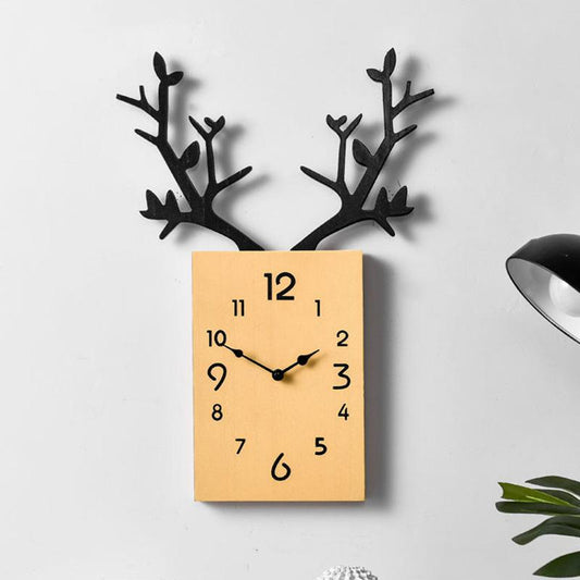 Nordic Creative Antler Wall Clock Simple Solid Wood Clock Living Room Wall Hanging on The Wall Without Punching Household Silent Clock