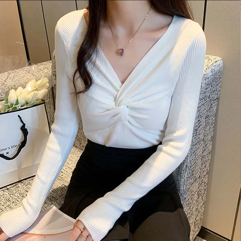 Women's Autumn and Winter Fashion Sexy T-shirt Long-sleeved Cross-knotted Warm V-neck Slim Bottoming Top