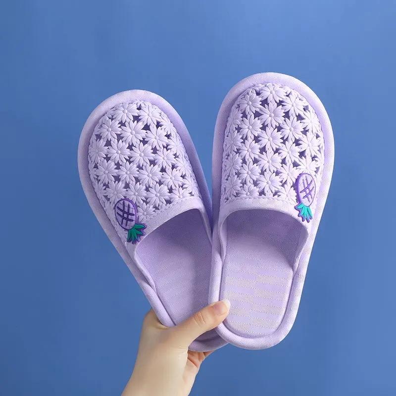 Women's Sandals and Slippers Non-slip Wear-resistant Bathroom Leaking Slippers Indoor and Outdoor Home Slippers Flip-flops