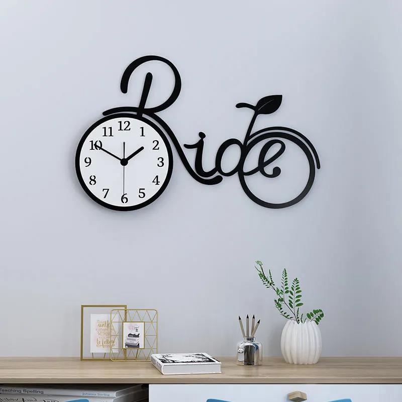 Nordic Wall Hanging Free Punching Creative Wall Clock Modern Minimalist Living Room Clock Personality Fashionable Home Clock